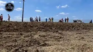 MORADORES DE ANAJATUBA COMEMORAM CONSTRUÇÃO DA ESTRADA DE ACESSO AO PORTO DE GABARRAS.