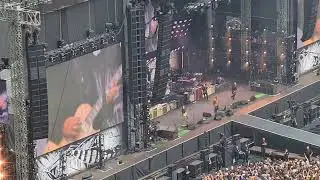 Liam Gallagher + Foo Fighters - Rock And Roll Star. Wembley