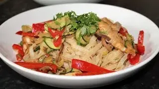 Asiatische Reisnudelpfanne (Rezept) || Asian Rice Noodle Stir-Fry (Recipe) || [ENG SUBS]