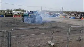 santa pod raceway swampthing