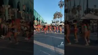 Shuffle Dance Girl Mob Dancers at Venice Beach 😍