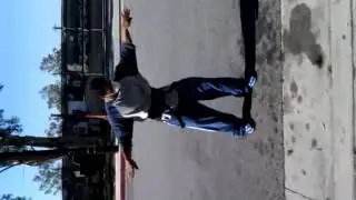 Jamie Foxx doing robot