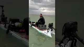 Prancha com motor para pescaria. #pesca #fishing #pescaria