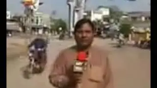 Pakistani News Reporter Abusing On Live Camera