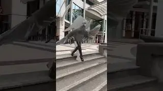 Please don&rsquo;t feed the birds - they already ATE 💅