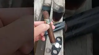 Drew Estate Undercrown Maduro Robusto perfect cigar