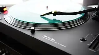 Technics Direct Drive Turntable System SL-1200MK7