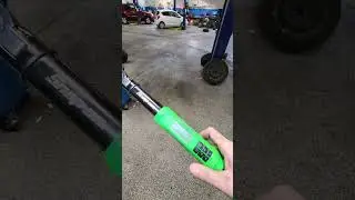 How Over Torqued Is The Drain Plug? 😬👌 #shorts #honda #tevideos #mechanic