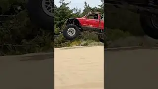 Look back at some fun in the dunes at Coos Bay withe Kelsi and friends! #funhaver #funhaveroffroad