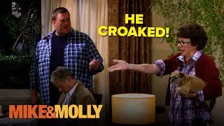 Mike and Carl Examine Peggy&rsquo;s Dead Boyfriend | Mike & Molly