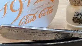 Это потрясающее бритье 💥 с разговорами о размере узлов, лофте и плесени на мыле — ура! 👍