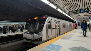Commuting Through the Heart of Toronto | TTC Line 1 & 2 (Union to Bathurst)