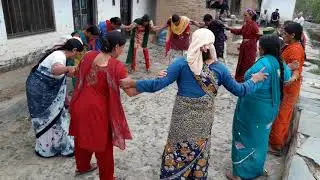 चौंफला गीत की रिहर्सल।