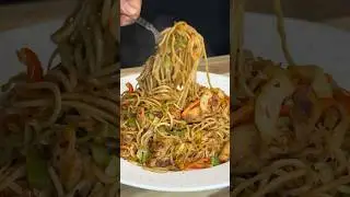 Chilli Garlic Chicken Noodles 😋 | ASMR #shorts #asmr #cooking