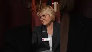 Юлия Меньшова о светских мероприятиях &mdash; в шоу &laquo;ALEK&Oacute; In My Bag&raquo; эксклюзивно в VK Видео.