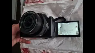 Sony Alpha ZV-E10 II, C&aacute;mara de v&iacute;deo APS-C mirrorless, con objetivo Kit Power Zoom 16-50 mmf/3.5
