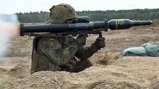 パンツァーファウスト3無反動砲(110mm個人携帯対戦車弾) - Panzerfaust 3 Recoilless Anti-Tank Weapon