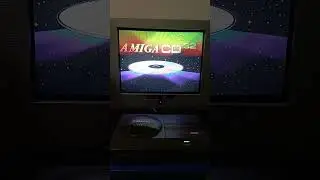 Amiga CD32 starting up after 30 years.