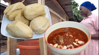 STREET FOOD ALERT !! NIGERIAN MUM EATING GHANIAN LOCAL AFRICAN FOOD DELICACY - KENKAY DOKUNU RECIPE.
