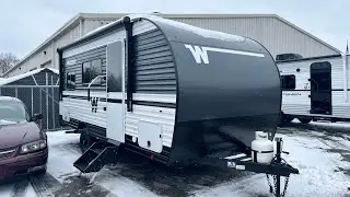 Перепроектированная планировка автодома для небольших пар! Winnebago Access 18RK 2026 года выпуск...