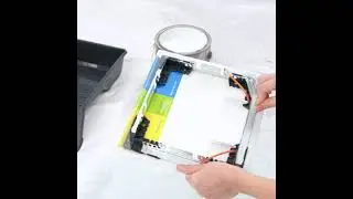 Le panneau aimant&eacute; FlexiSnap&reg; permet un acc&egrave;s rapide &agrave; la tuyauterie.