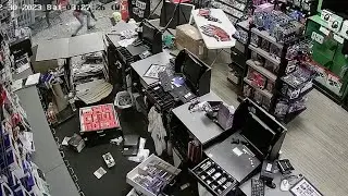 New video shows inside of GameStop smash-and-grab in Jacksonville