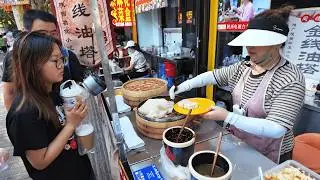 6 AM Bustling Morning Market In Xi'an, North West China