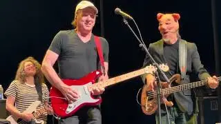 Adrian Belew and Les Claypool revisiting King Crimson