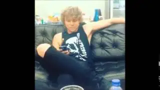 Momentos Divertidos de 5 Seconds of Summer =]