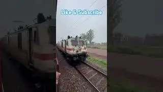 Superfast crossing with #gorakhdham express at #lucknow #indianrailways #short #train #indiantrains