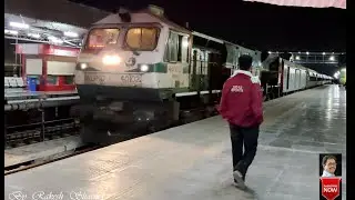 Train 06312 Kochuveli  SriGanga nagar Express at Bikaner Railways Station