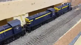What a workhorse, these three Austrians locomotives pulling a load of 80 odd wagons, and sounding A1