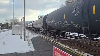Norfolk Southern #4575 leads an oil train at Lewistown, PA (01/22/2026)