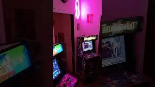 Arcade 1up Shinku Hadoken Edition, MK 2 Legacy, Ms. Pacman 40th Anniversary.  Small home arcade .