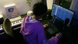 17 Продюсер Billboard готовит безумный бит за 4 минуты...
