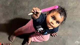Chaku se khelne ka jid kar raha hai