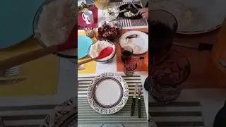 ser&aacute; que ficou bonita a mesa que meus netos arumaro.