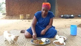 African Village Life//Cooking African Traditional Food for Lunch