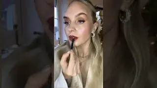 @bobbibrown Crushed lip color Ruby ✨ Perfect lip for festive season!