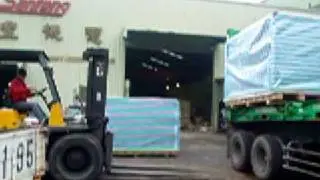 20' FR CONTAINER LOADING