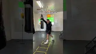 How to improve your reaction time in Boxing using a tennis ball! ￼#boxing #shorts #boxingtraining