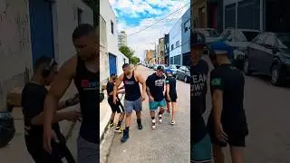 Trombando os caras errados 🤣...#humormaromba #luta #muscula&ccedil;&atilde;o #jiujitsu  #for&ccedil;a
