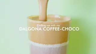 CHILLING OUT WITH MY DALGONA COFFEE-CHOCO | I use spoon as stirrer