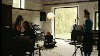 Mina Tindle - Indian Summer (LFO v La Blogothèque Session)