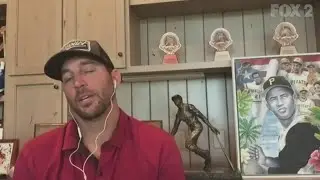 Wainwright wins Roberto Clemente award