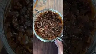 BACON ONION JAM-If there was a top 10 list of my favorite condiments, bacon onion jam would be on it