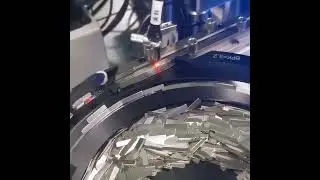 Automatic alignment and sorting packing for stamping parts