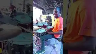 Live performance at Sunrise 2023 Shake your pampalam by Asa Bantan