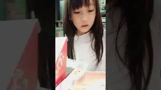 Namiku pura-pura unboxing
