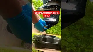 Quick and easy lower unit oil change. #boats #boating #mercurymarine #fishing #howto #shorts